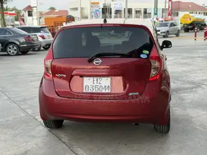 Nissan Note 2012 Maroon