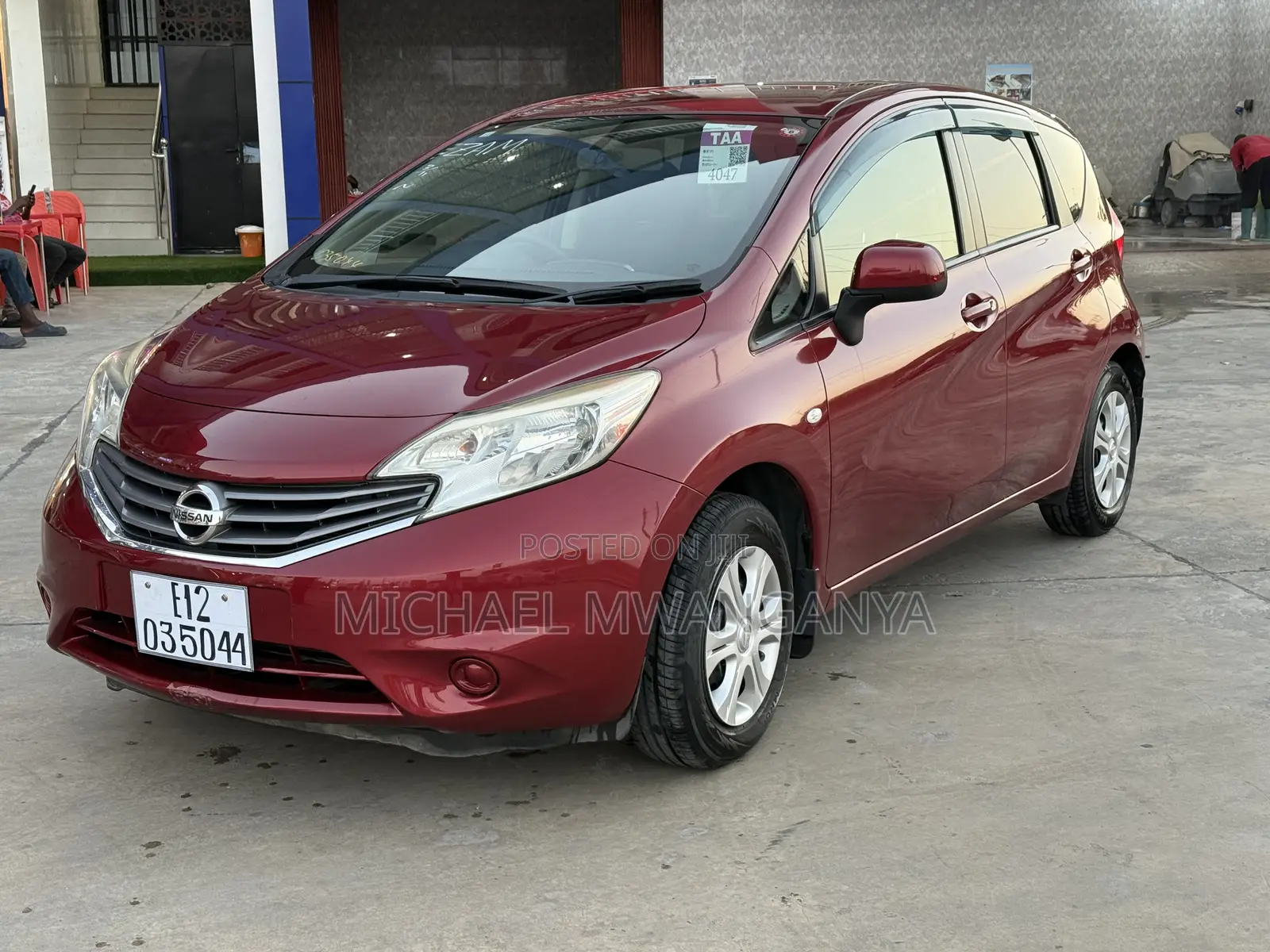Nissan Note 2012 Maroon