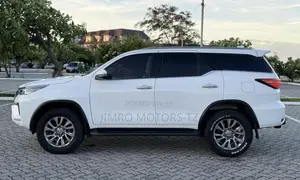 Toyota Fortuner 2021 White