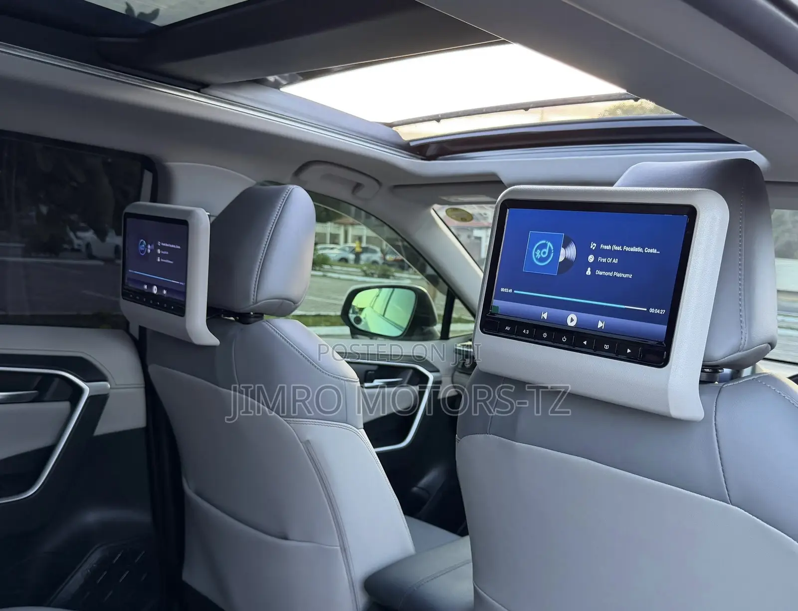 Toyota RAV4 2021 White