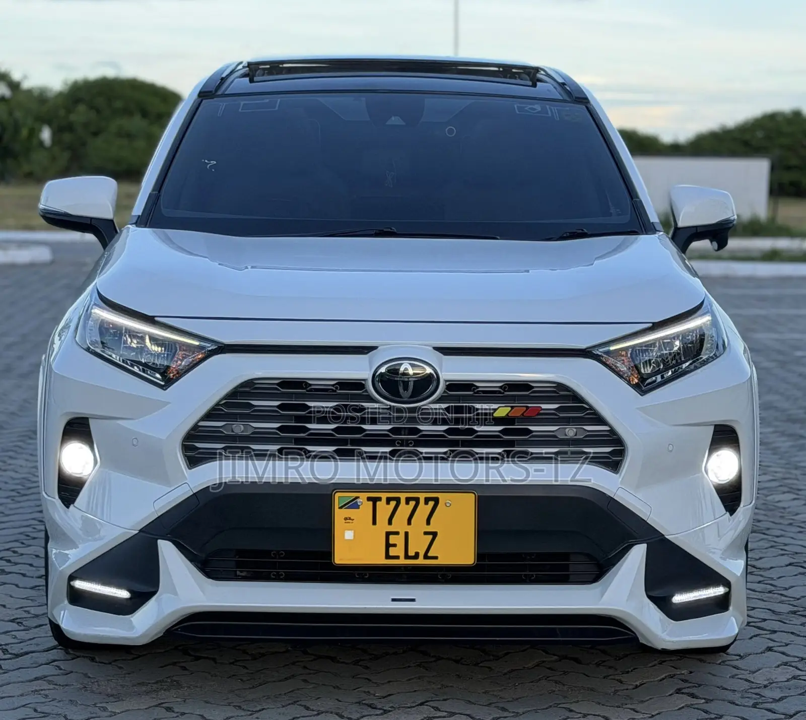 Toyota RAV4 2021 White