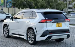 Toyota RAV4 2021 White