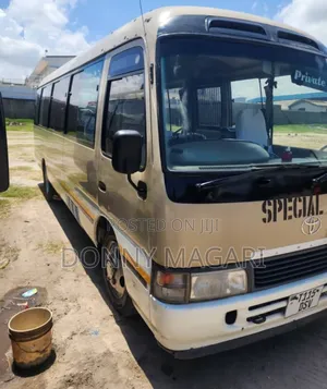 Toyota Coaster 2004 Gold