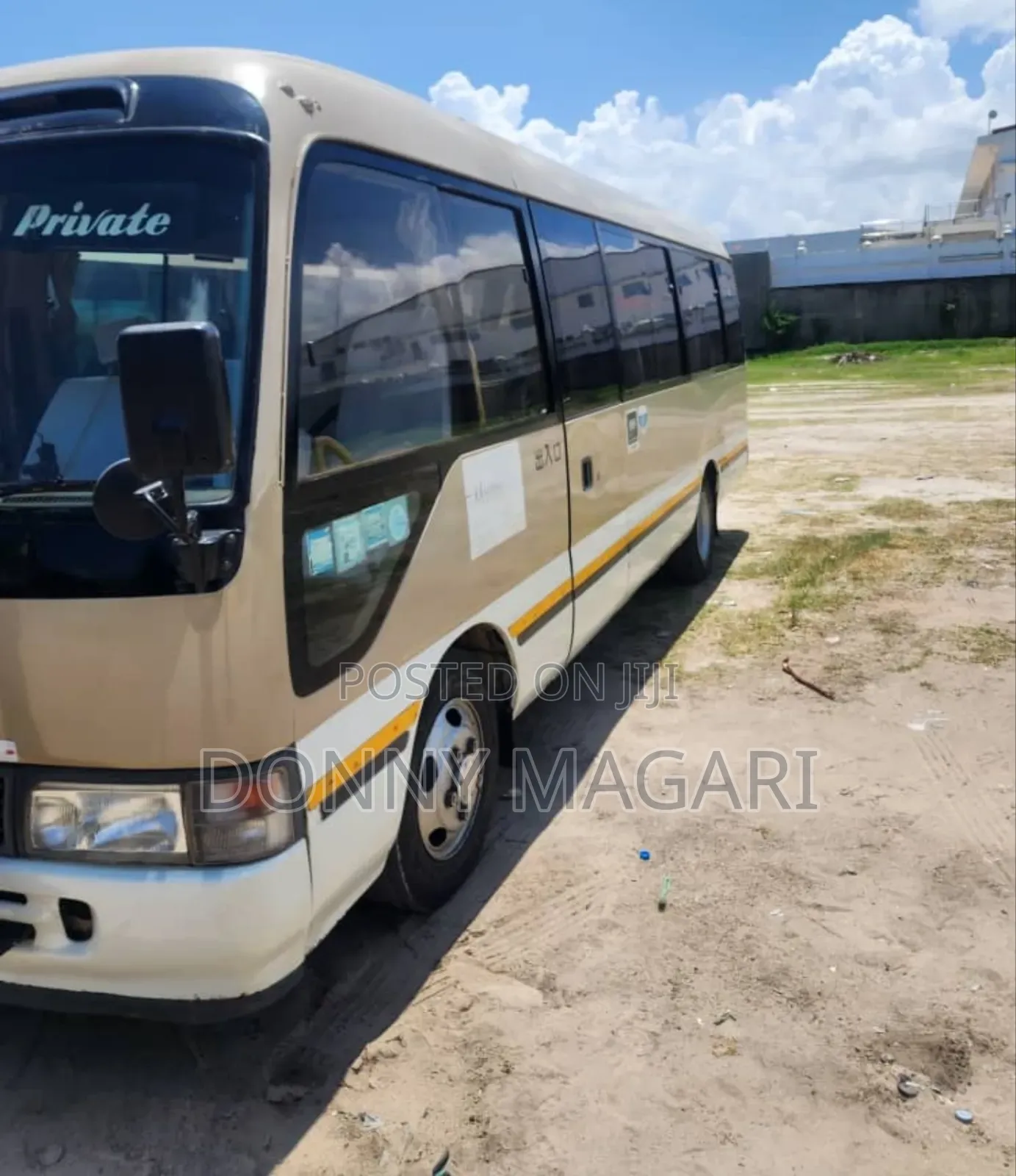 Toyota Coaster 2004 Gold