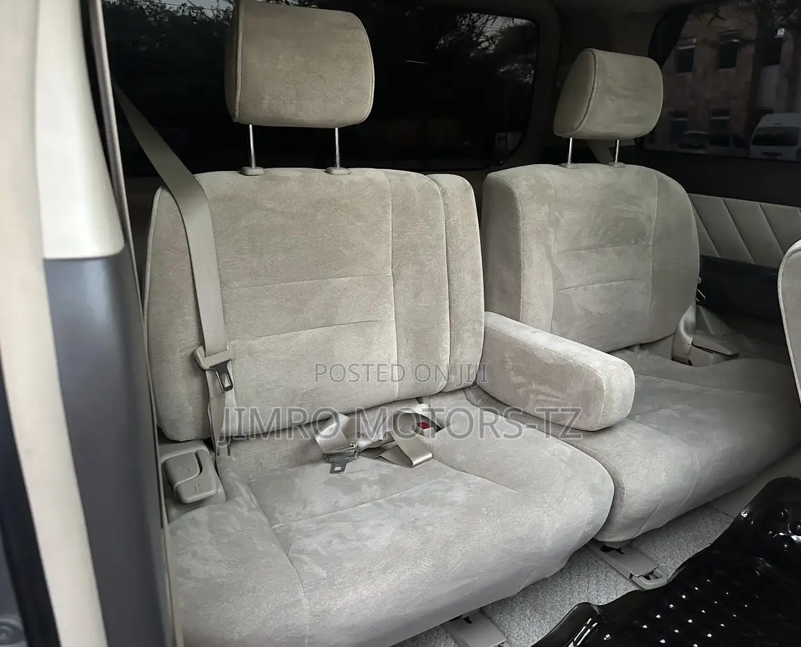 Toyota Alphard 2004 Silver