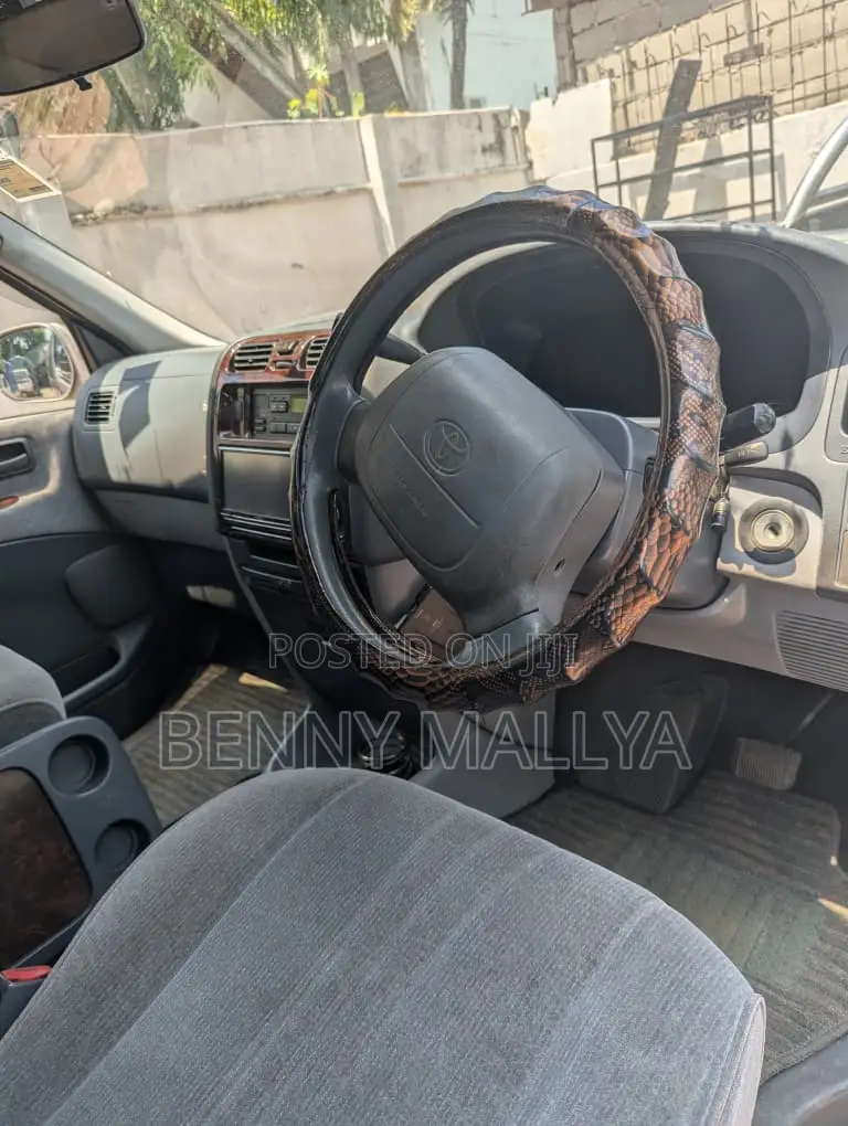 Toyota Granvia 2002 Brown