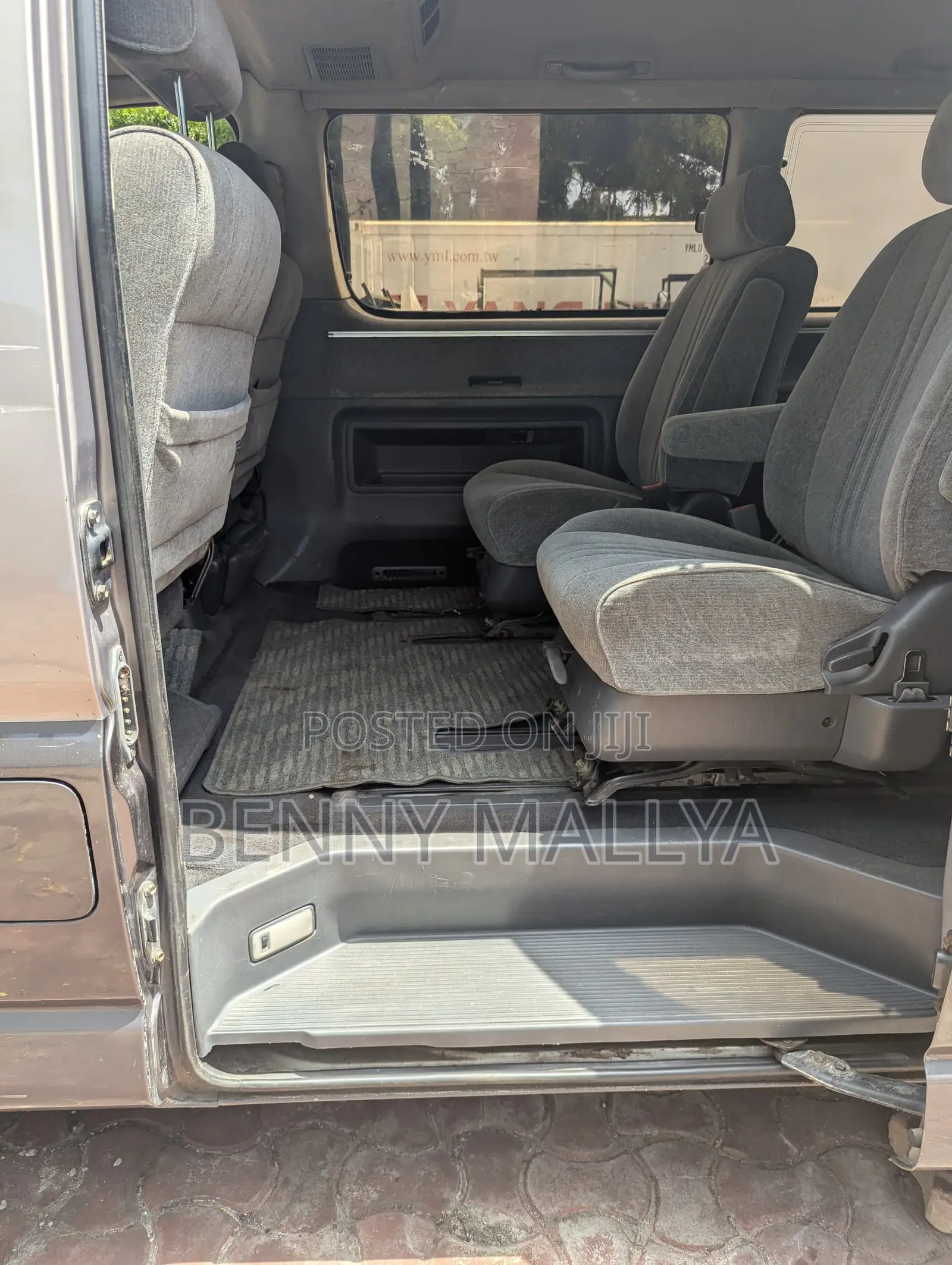 Toyota Granvia 2002 Brown