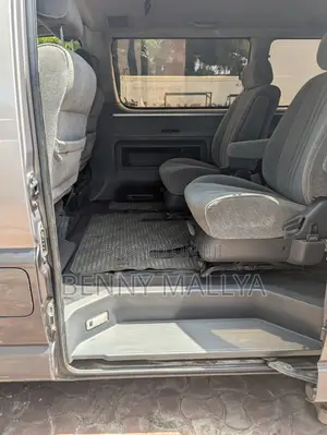 Toyota Granvia 2002 Brown