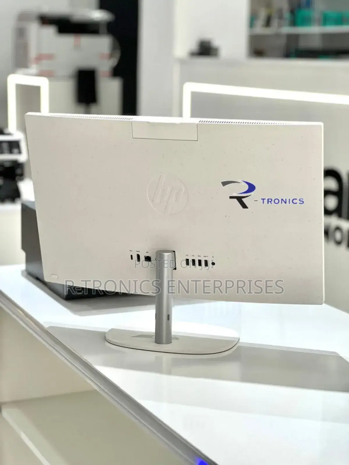 New HP ProOne 240 G10 All-in-One 8GB Intel Core I5 SSD 512GB