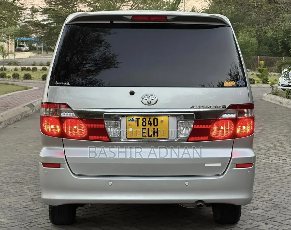 Toyota Alphard 2004 Silver