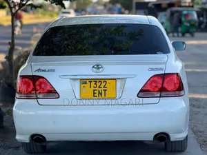 Toyota Crown 2004 White