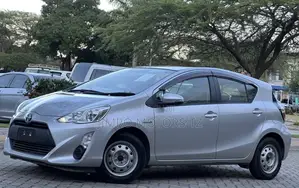 Toyota Aqua 2011 Silver
