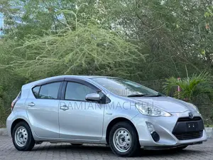 Toyota Aqua 2011 Silver