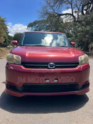 Toyota Corolla Rumion 2011 Red