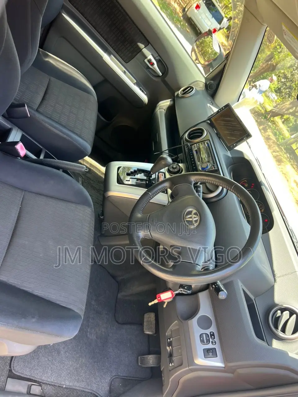 Toyota Corolla Rumion 2011 Red