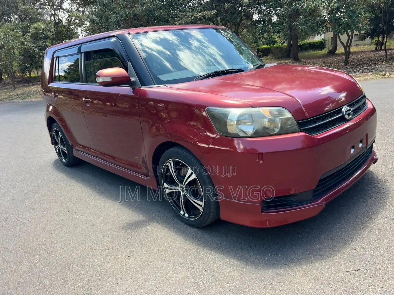 Toyota Corolla Rumion 2011 Red