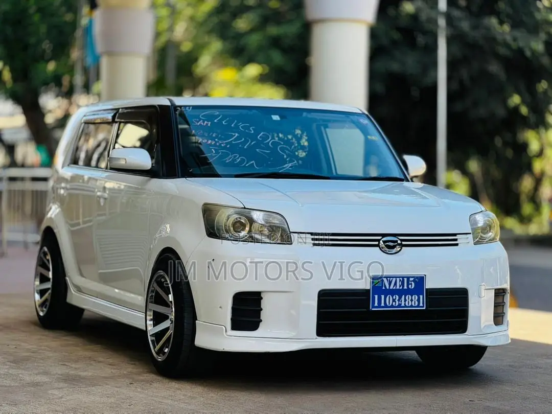 Toyota Corolla Rumion 2008 White