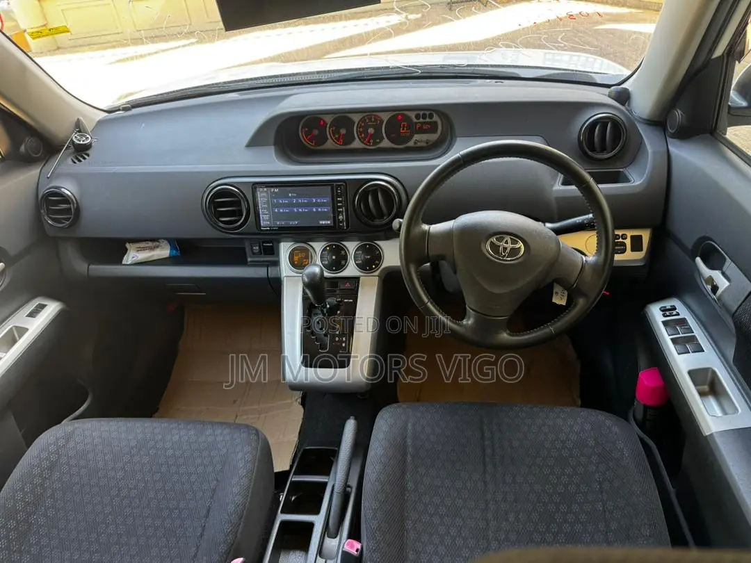 Toyota Corolla Rumion 2008 White
