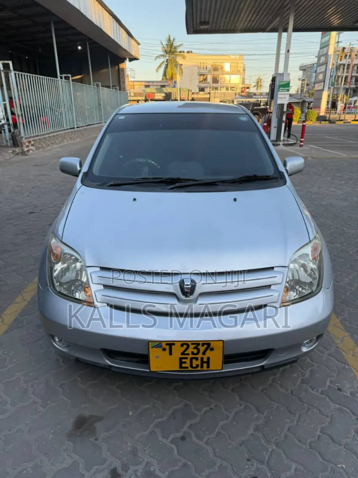 Toyota IST 2004 Silver