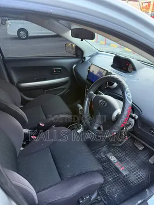 Toyota IST 2004 Silver