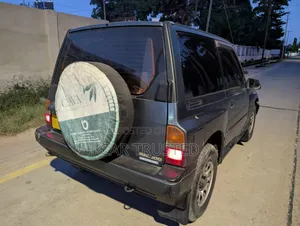 Suzuki Escudo 2002 Gray