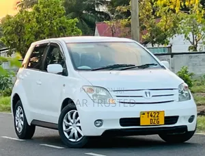 Toyota IST 2004 White
