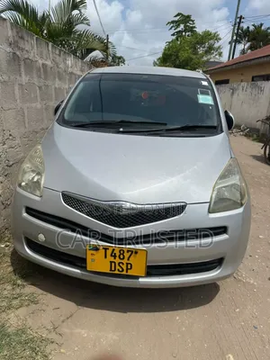 Toyota Ractis 1.5 AWD 2008 Silver
