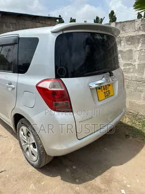 Toyota Ractis 1.5 AWD 2008 Silver