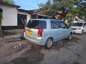 Toyota Raum 2005 Blue