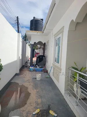 3bdrm House in Mikocheni for sale