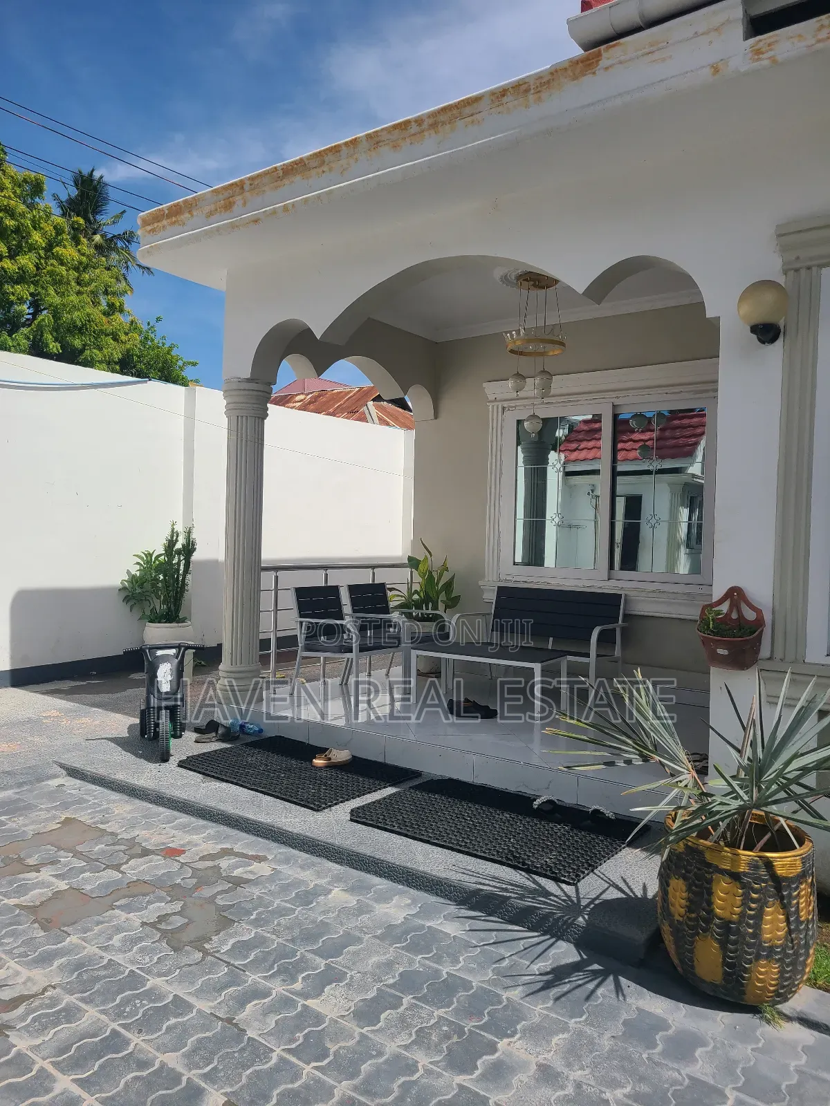 3bdrm House in Mikocheni for sale