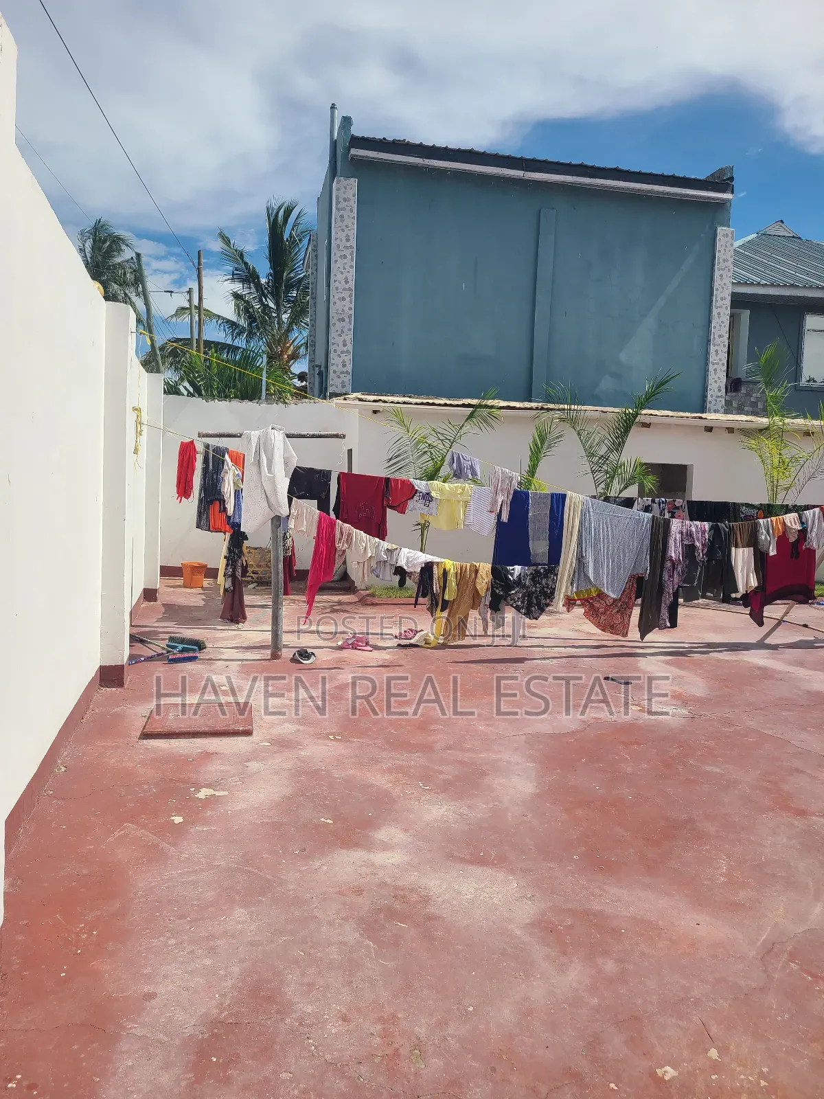 3bdrm House in Mikocheni for sale