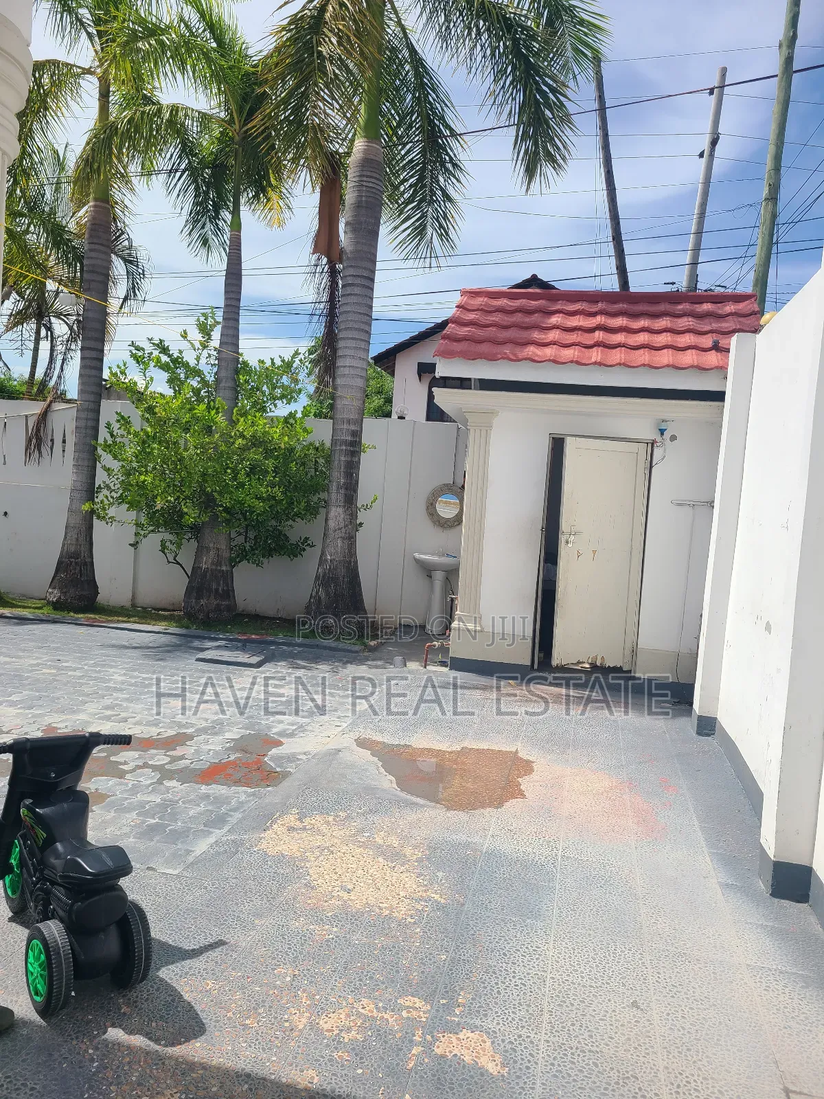 3bdrm House in Mikocheni for sale