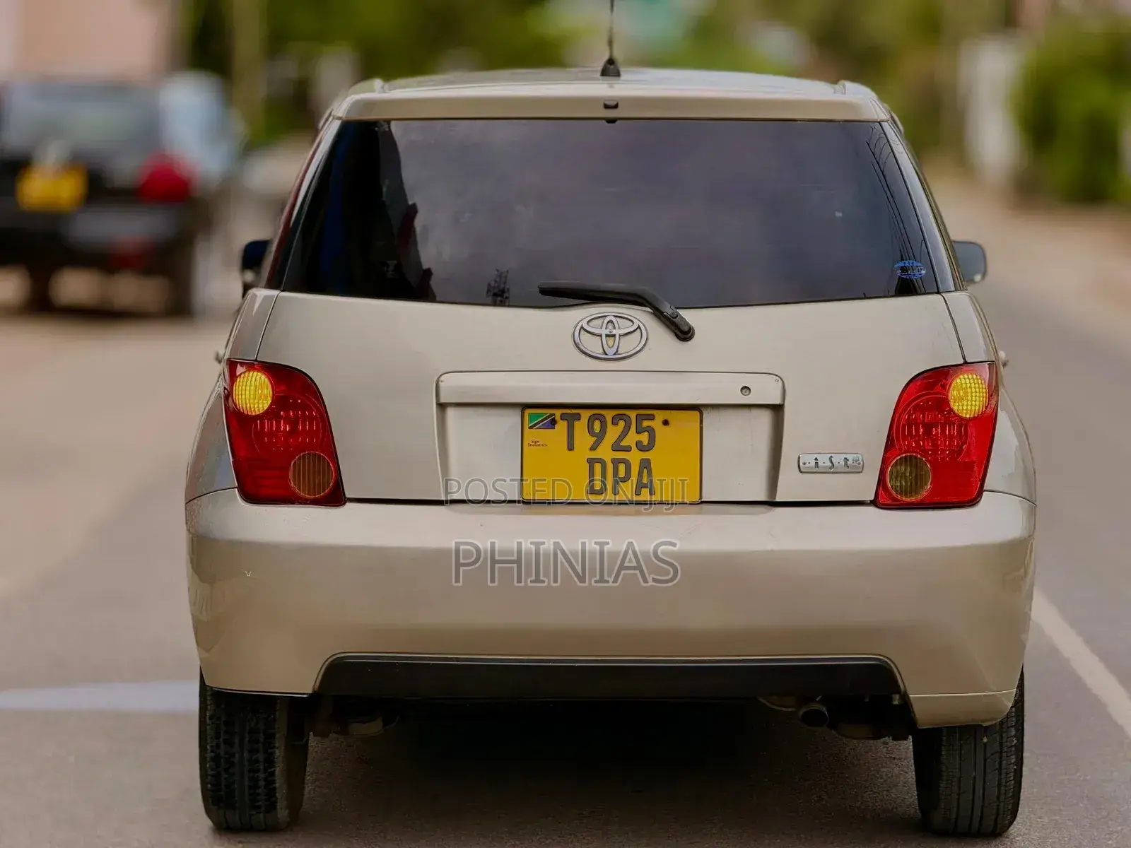 Toyota IST 2005 Gold