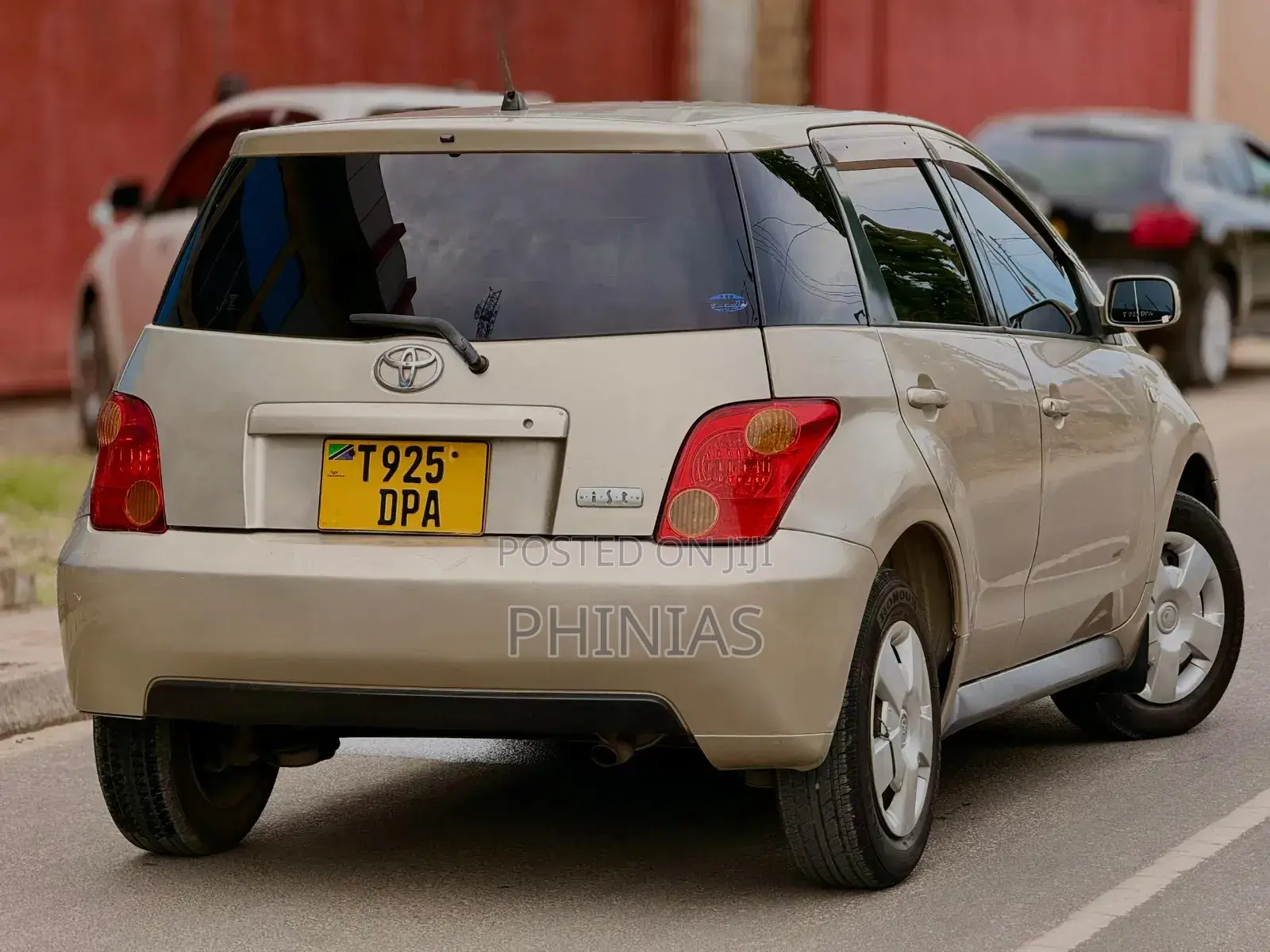 Toyota IST 2005 Gold