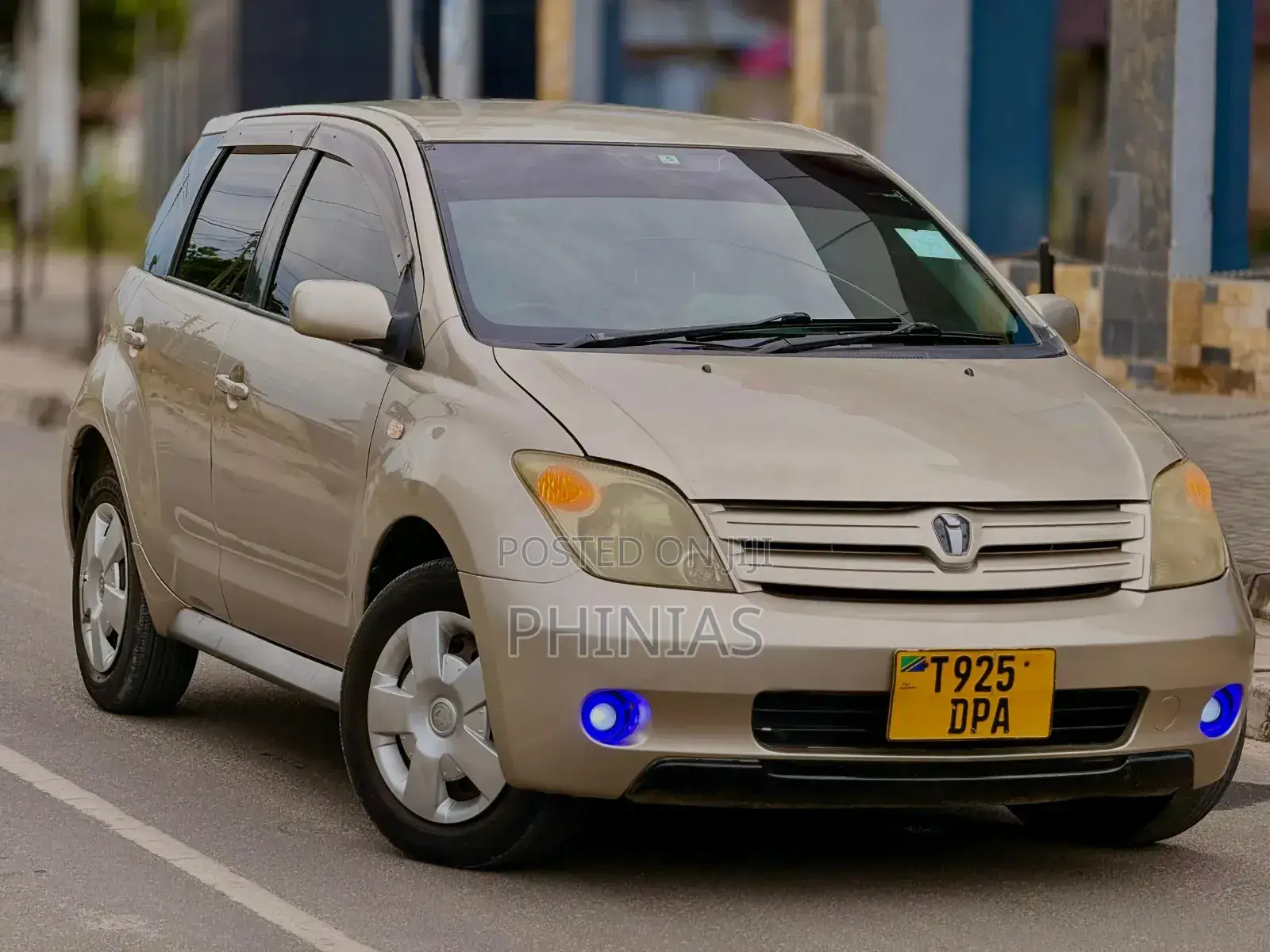 Toyota IST 2005 Gold