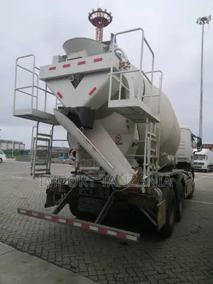 Howo Tx371 Concrete Mixer