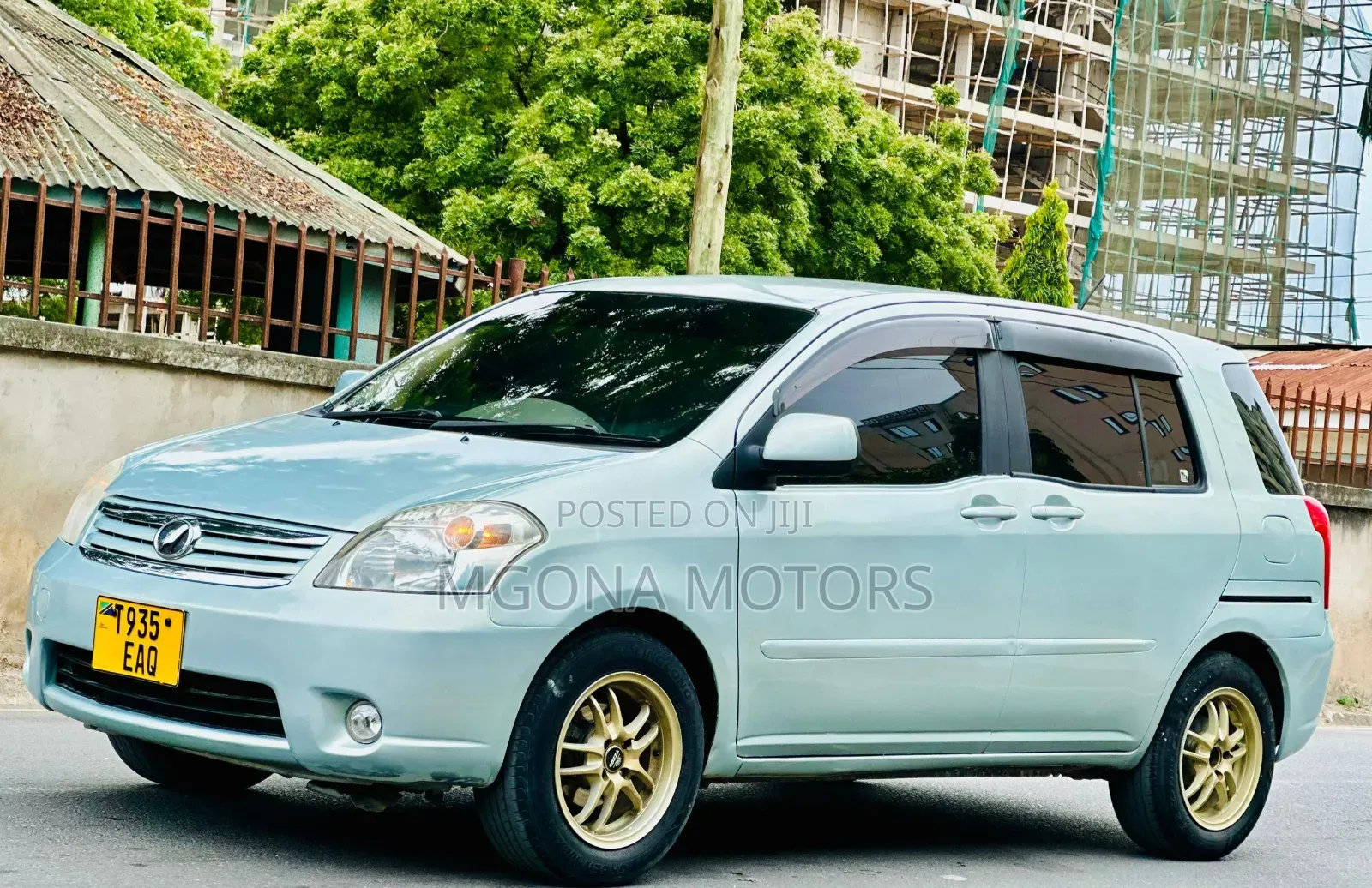 Toyota Raum 2005 Gray