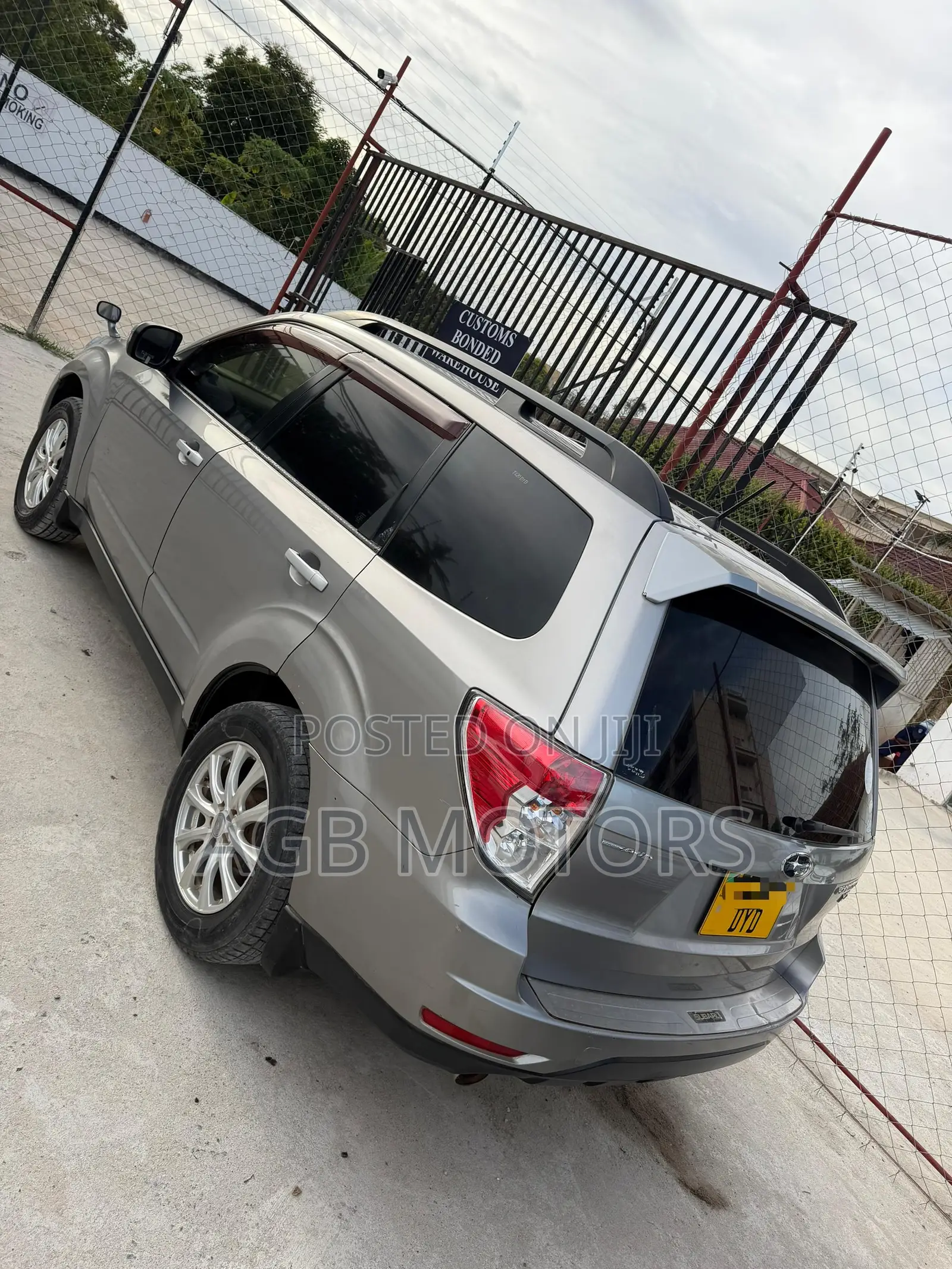 Subaru Forester 2011 Gray