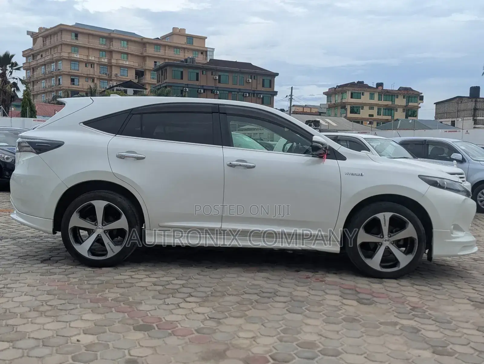 Toyota Harrier 2.5 Hybrid 4WD 2017 White