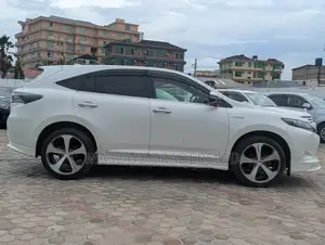 Toyota Harrier 2.5 Hybrid 4WD 2017 White