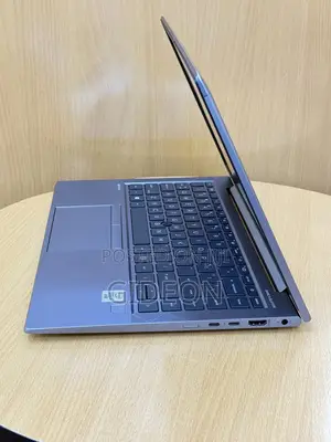Laptop HP ZBook Firefly 14 G7 16GB Intel Core I5 SSD 256GB