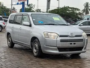 Toyota Succeed SV Premium 2014 Silver