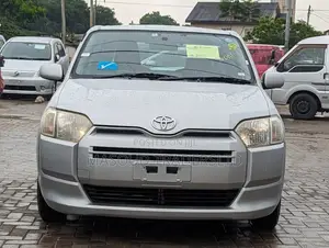 Toyota Succeed SV Premium 2014 Silver