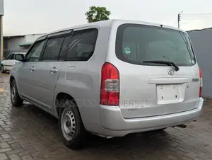 Toyota Succeed SV Premium 2014 Silver