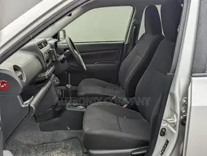 Toyota Succeed SV Premium 2014 Silver