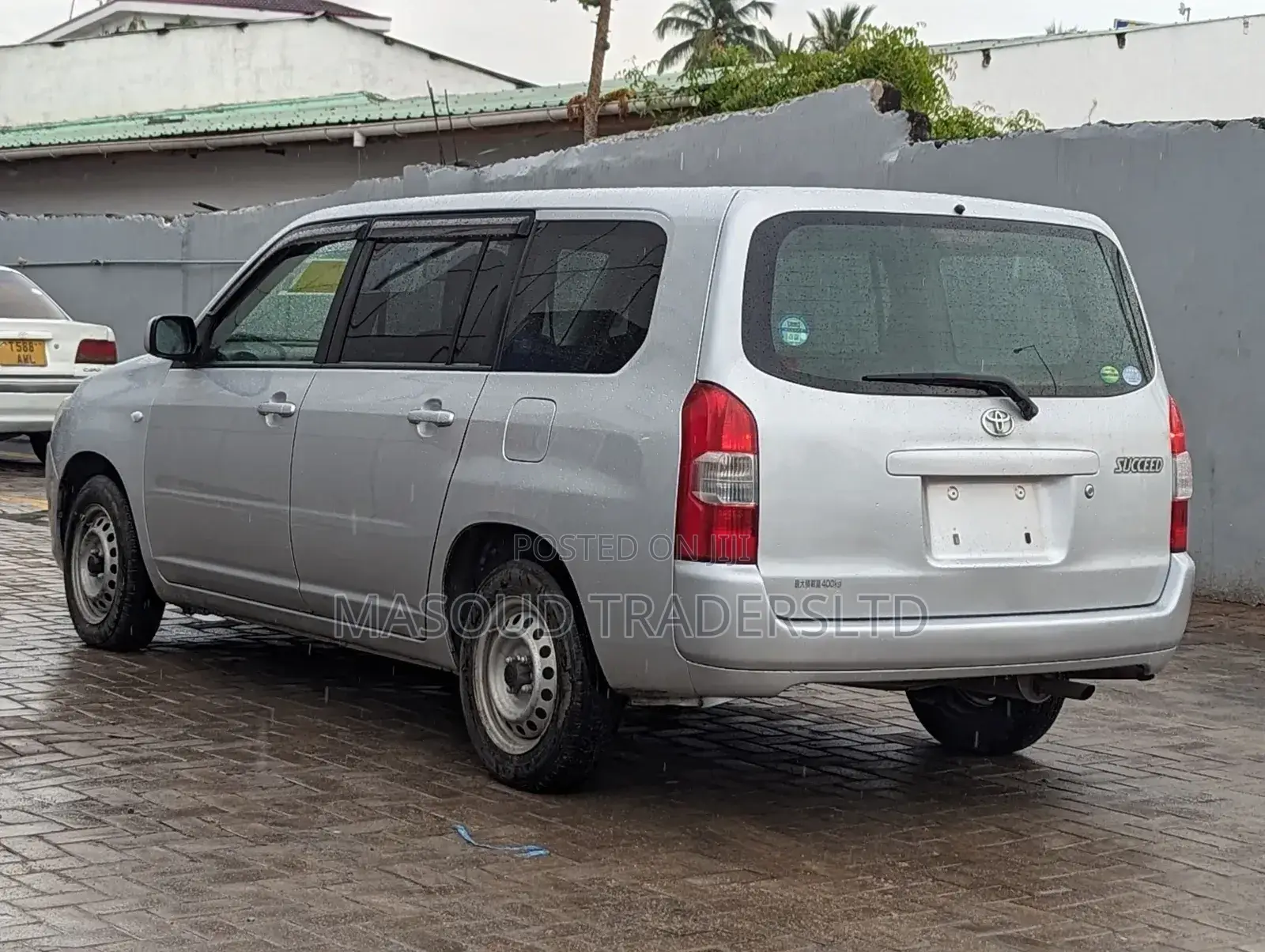 Toyota Succeed SV Premium 2014 Silver