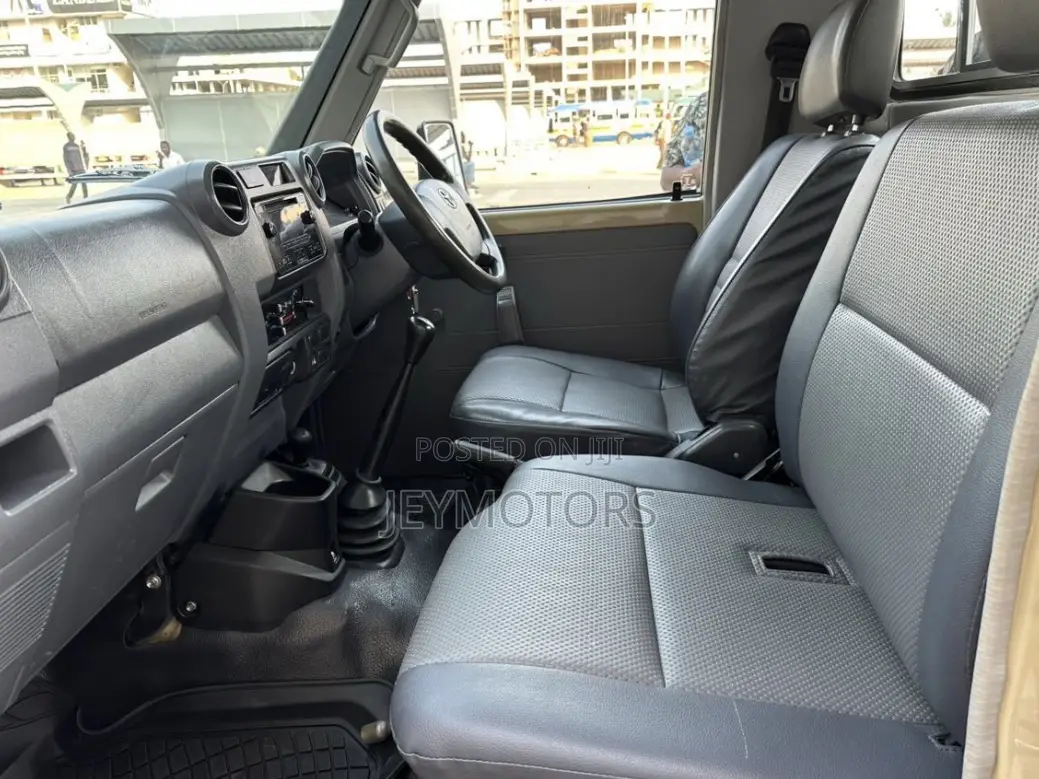 Toyota Land Cruiser 2015 Green