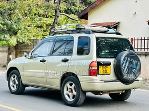 Suzuki Escudo 2000 Gray