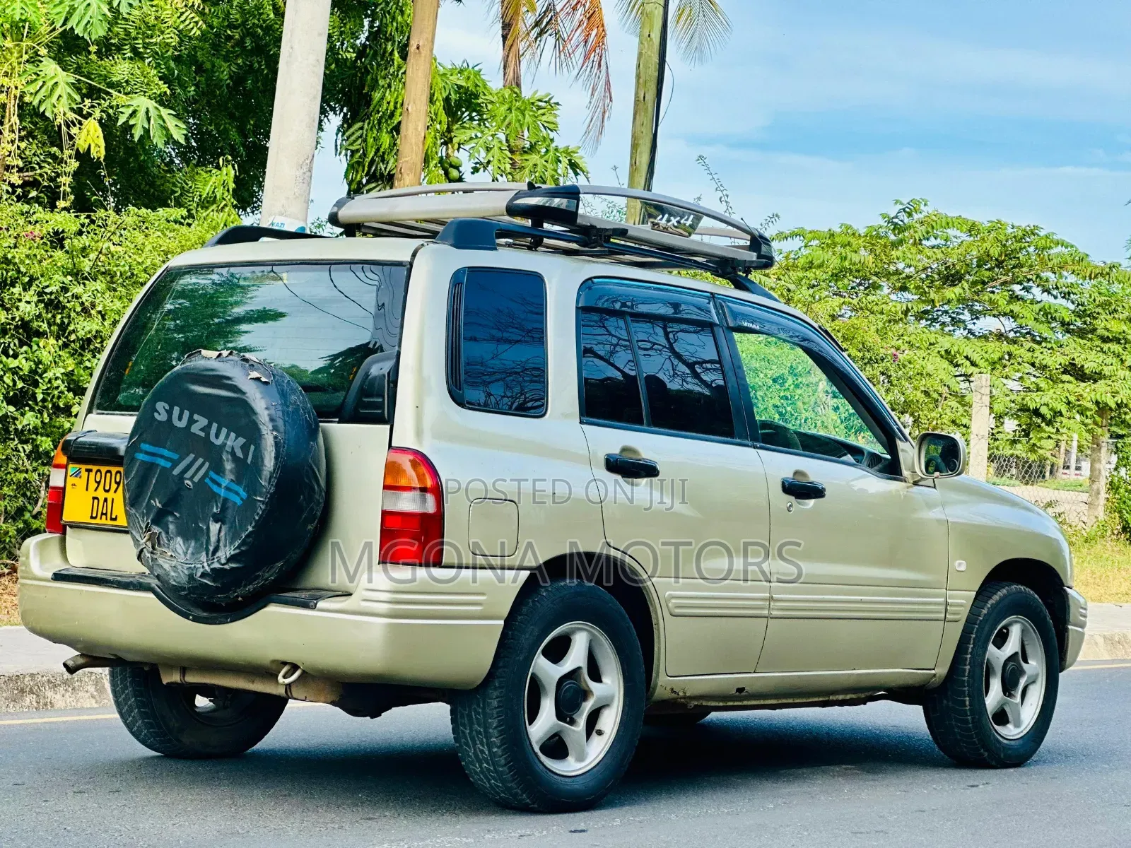 Suzuki Escudo 2000 Gray